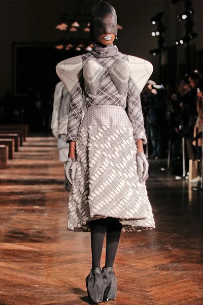 Look 5